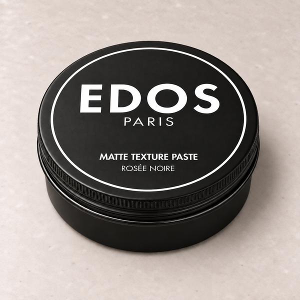 Matte Texture Paste Rosée Noire EDOS Paris, pot noir fermé sur fond grège clair.
